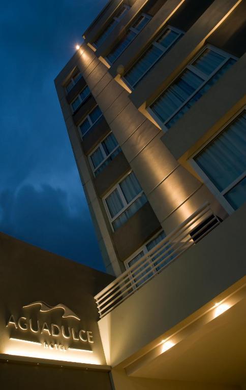 Agua Dulce Hotel Tandil Eksteriør bilde